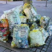 Band Recycling-Brothers erklärt Mülltrennung: "Was kommt in den Gelben Sack?"